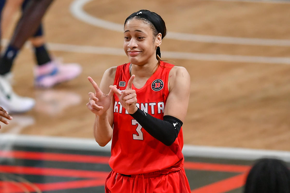 Chennedy Carter's Controversial Play Sparks Debate in WNBA Coach Weatherspoon Weighs In