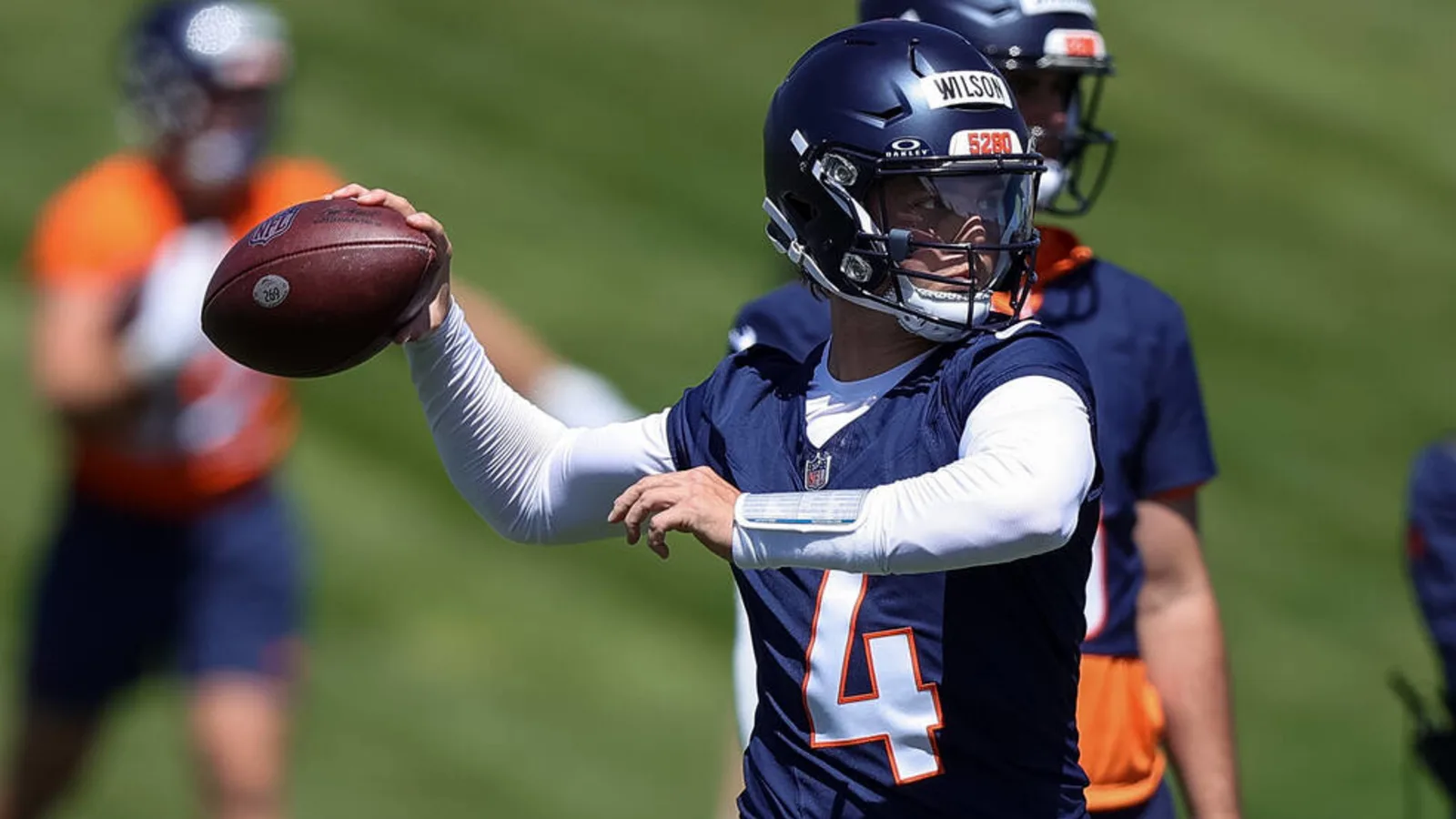 Denver Broncos Training Highlights Zach Wilson's Challenging Day Sparks Quarterback Controversy-