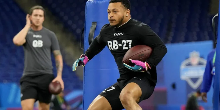 Deuce Vaughn: Cowboys' Secret Weapon in the 2024 Season