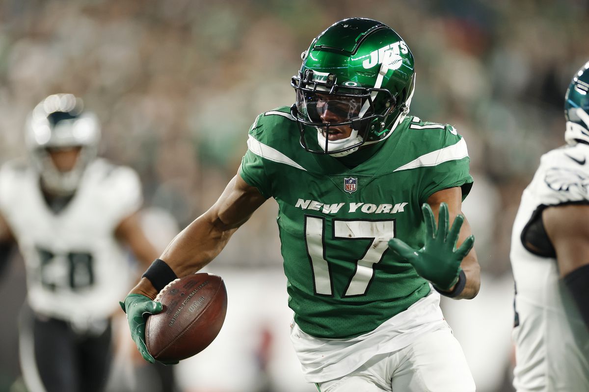 NFL News: New York Jets’ Garrett Wilson Poised for $1,400 Yard Breakout Season with Healthy Aaron Rodgers