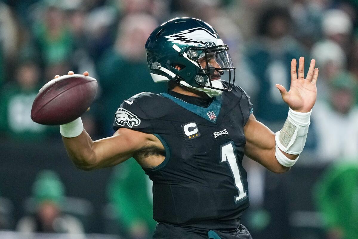  Kenny Pickett Outshines Jalen Hurts in Eagles OTAs What It Means for the Season---