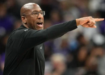 Sacramento Kings Lock Up Coach Mike Brown with $8,500,000 Deal