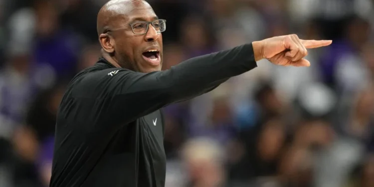 Sacramento Kings Lock Up Coach Mike Brown with $8,500,000 Deal