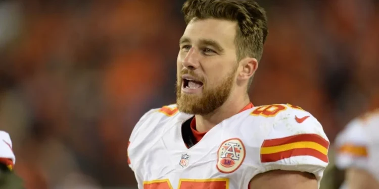 Travis Kelce Shares a Laugh with Secret Service During White House Visit