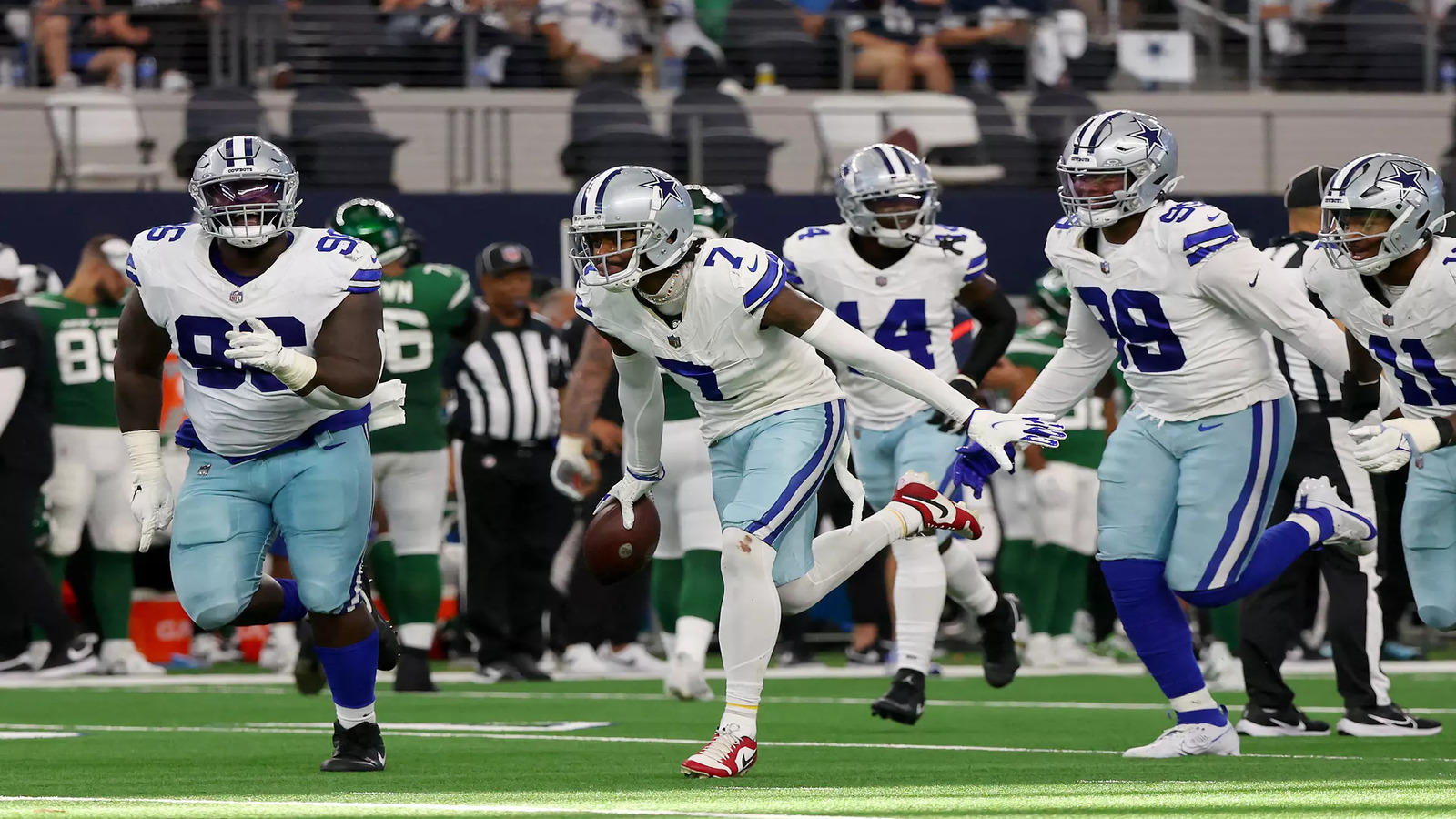 Micah Parsons Faces Uncertain Future: Inside the Dallas Cowboys' Strategy for Success