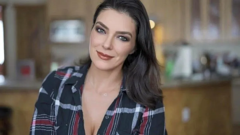 Adrianne Curry-Rhode's Wiki: Age, Career, Husband, Net Worth