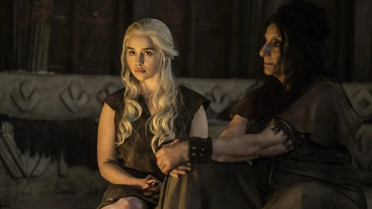 Emilia Clarke's Quick Thinking: How She Made a Game of Thrones Scene Unforgettable