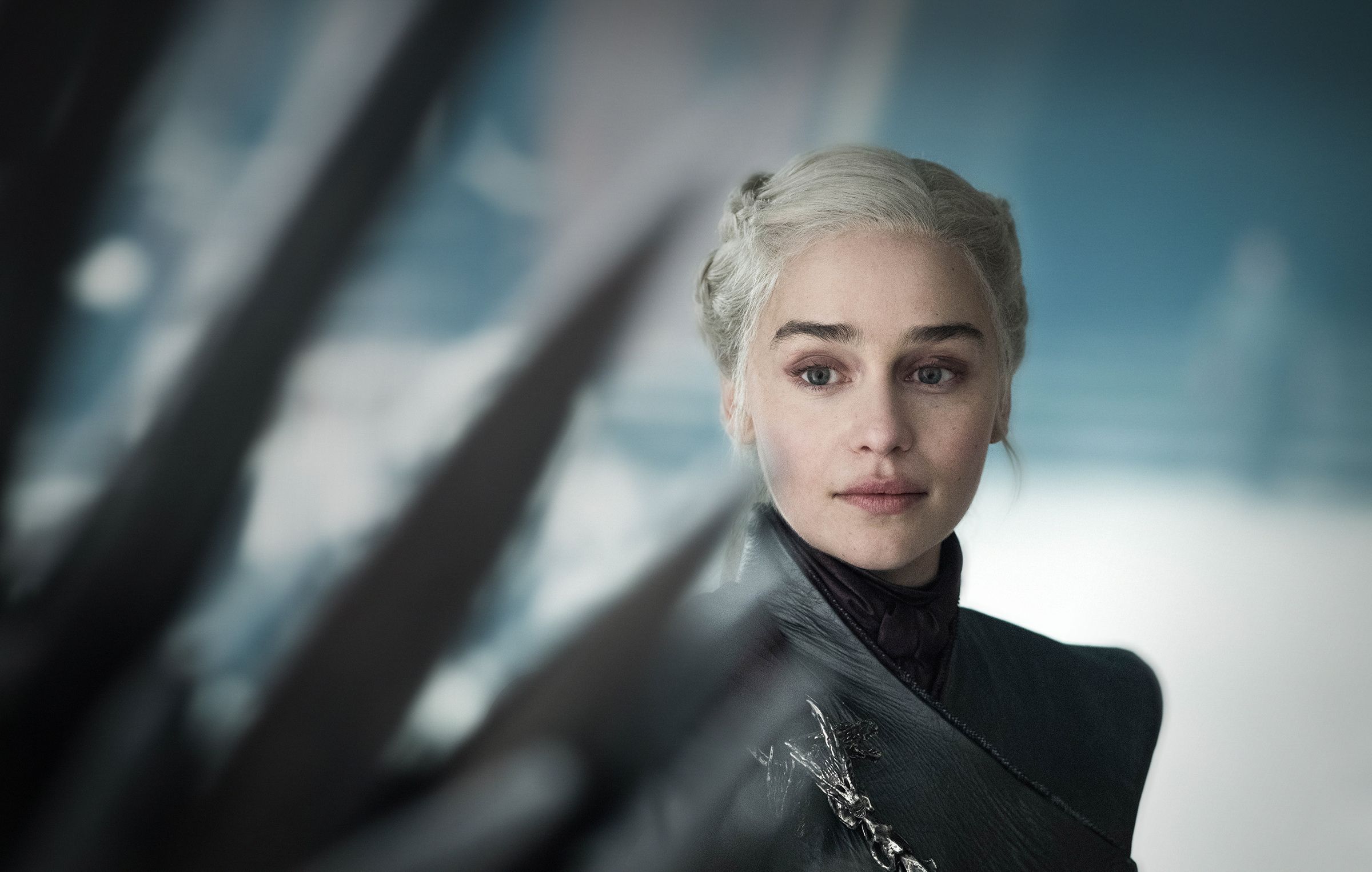 Emilia Clarke's Quick Thinking: How She Made a Game of Thrones Scene Unforgettable