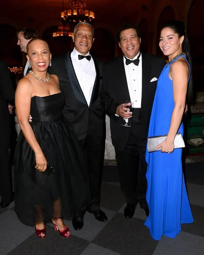 Greg Gumbel family