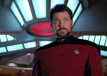 How Jonathan Frakes Changed Star Trek: Insurrection's Ending to Add More Thrills
