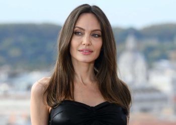 Angelina Jolie’s Heartbreaking Path to Stardom: How a Troubled Childhood Shaped Her Acting Career and Life Mission