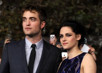 Robert Pattinson’s Hilarious Critiques of Twilight: How His Disdain for the Vampires Became a Hollywood Sensation