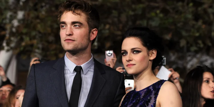 Robert Pattinson’s Hilarious Critiques of Twilight: How His Disdain for the Vampires Became a Hollywood Sensation