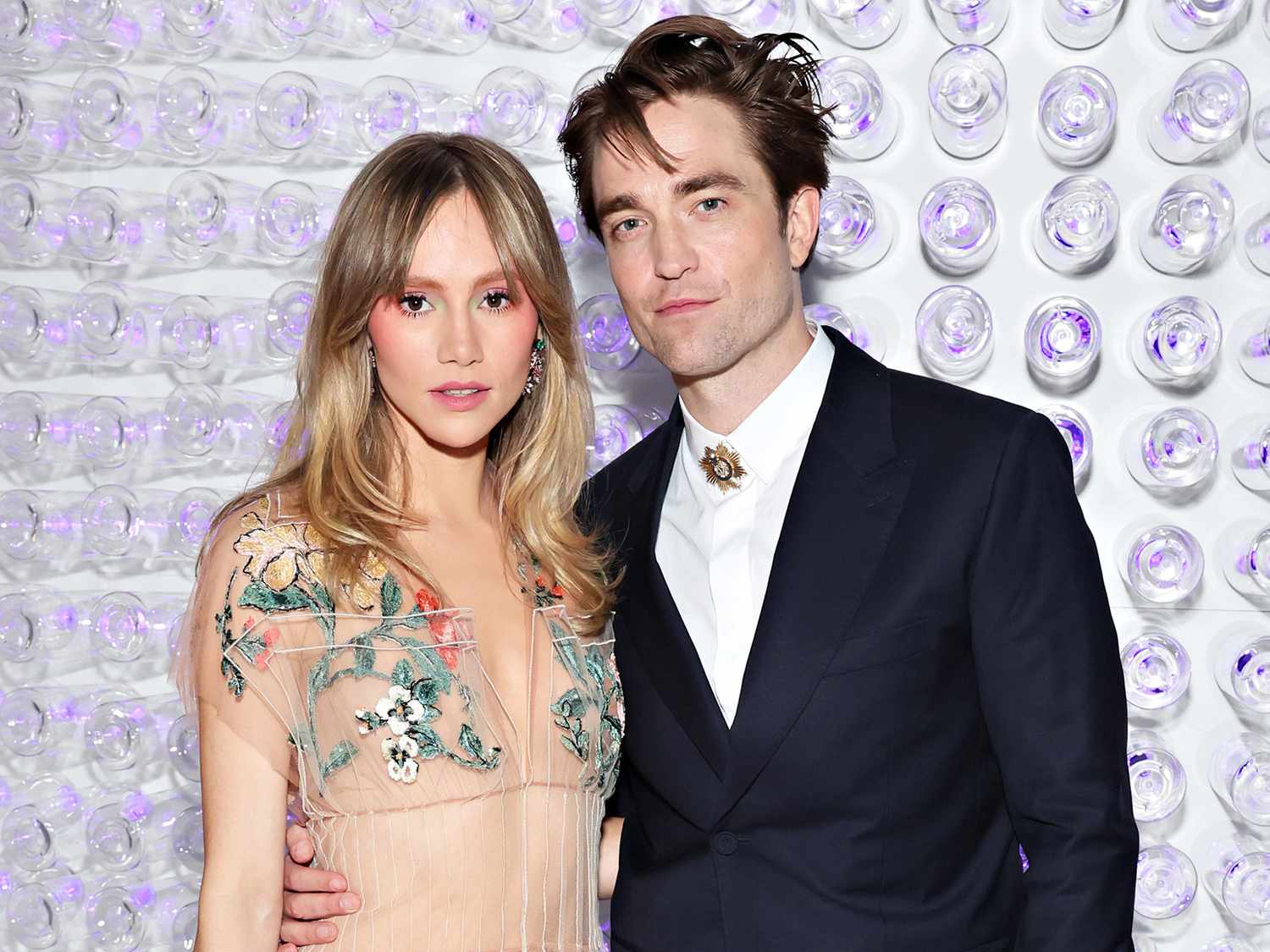 Suki Waterhouse, Robert Pattinson